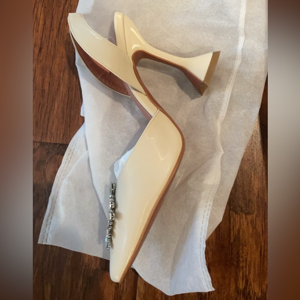 Heels - Picture 2 of 4